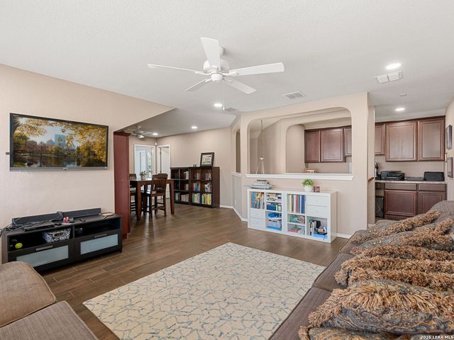 145 YEAGER CIR, Cibolo, TX 78108