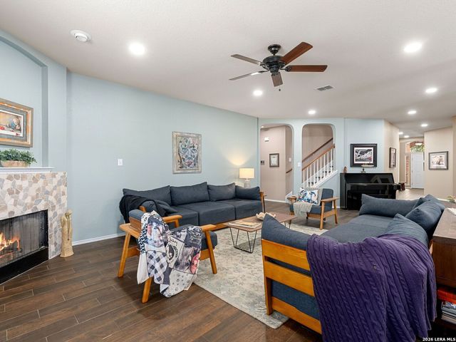 145 YEAGER CIR, Cibolo, TX 78108