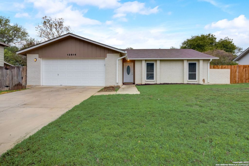 13614 Larkbrook, San Antonio, TX 78233
