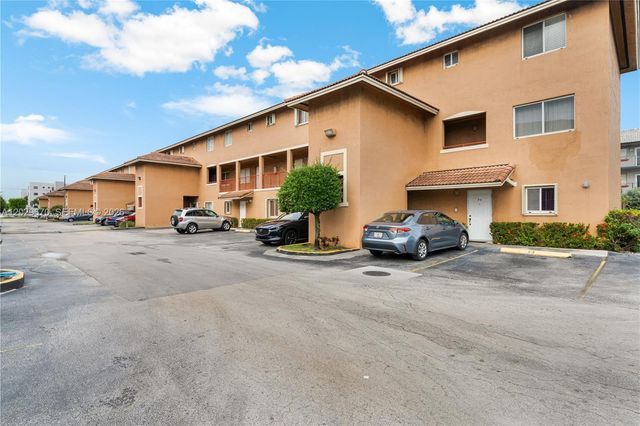8185 NW 8th Street F5, Miami, FL 33126