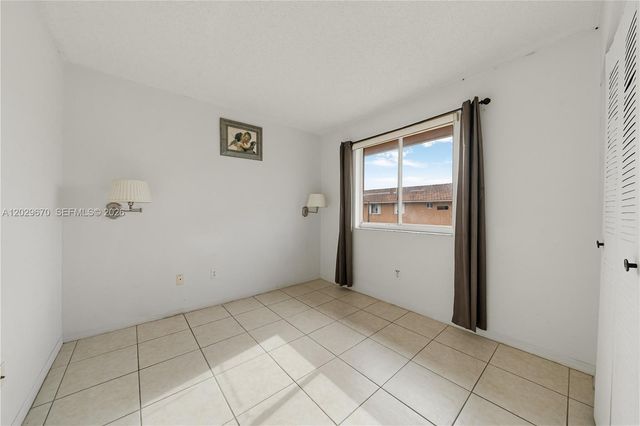 8185 NW 8th Street F5, Miami, FL 33126
