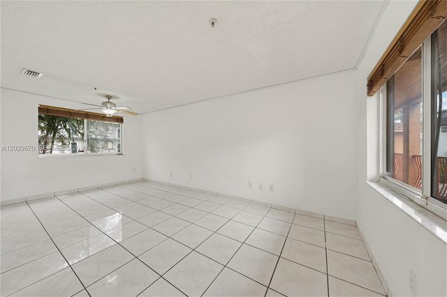 8185 NW 8th Street F5, Miami, FL 33126