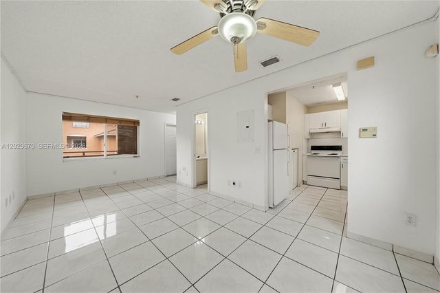 8185 NW 8th Street F5, Miami, FL 33126