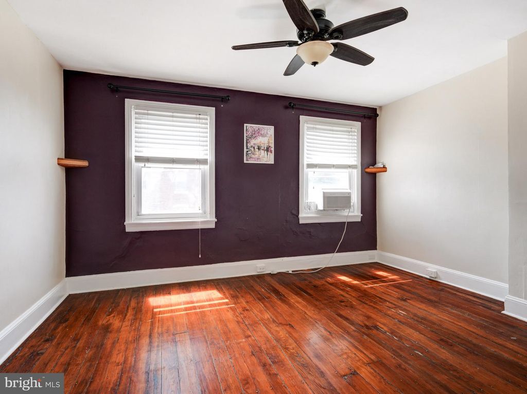 2367 E CUMBERLAND ST, Philadelphia, PA 19125