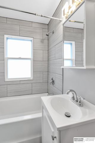 7710 Maywood Street, Ralston, NE 68127