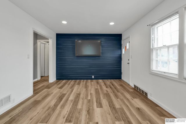 7710 Maywood Street, Ralston, NE 68127