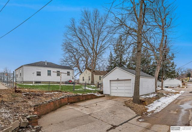 7710 Maywood Street, Ralston, NE 68127
