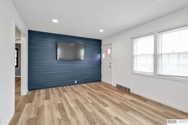 7710 Maywood Street, Ralston, NE 68127