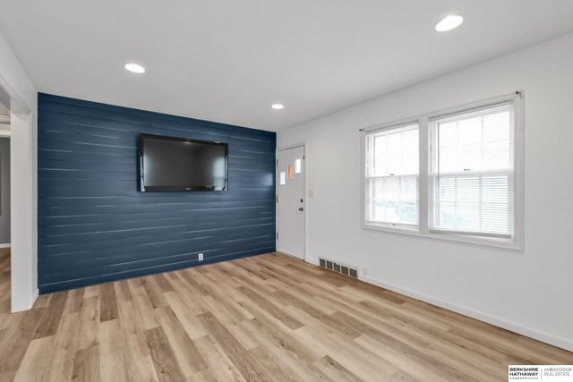 7710 Maywood Street, Ralston, NE 68127