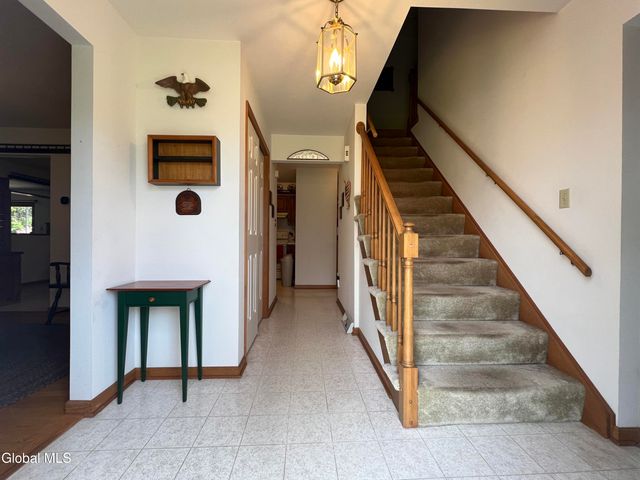 4111 Stonefield Way, Guilderland, NY 12306