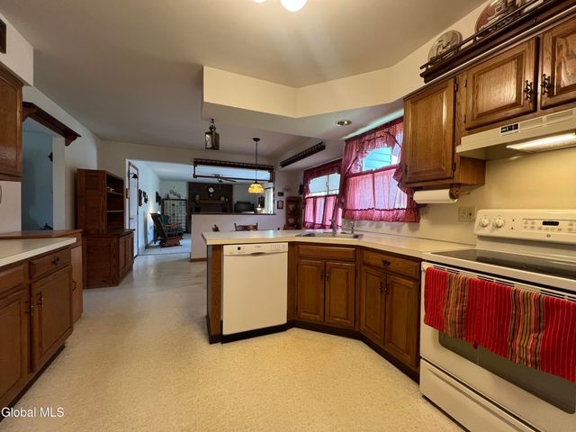4111 Stonefield Way, Guilderland, NY 12306