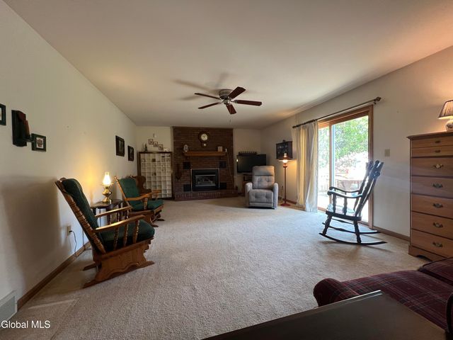 4111 Stonefield Way, Guilderland, NY 12306
