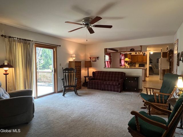4111 Stonefield Way, Guilderland, NY 12306