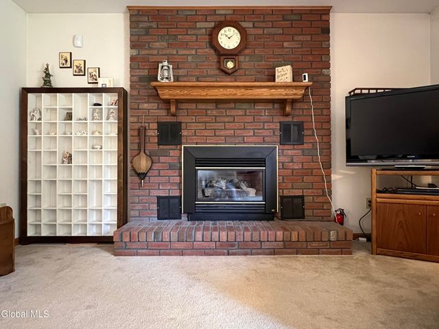 4111 Stonefield Way, Guilderland, NY 12306