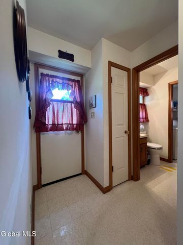 4111 Stonefield Way, Guilderland, NY 12306