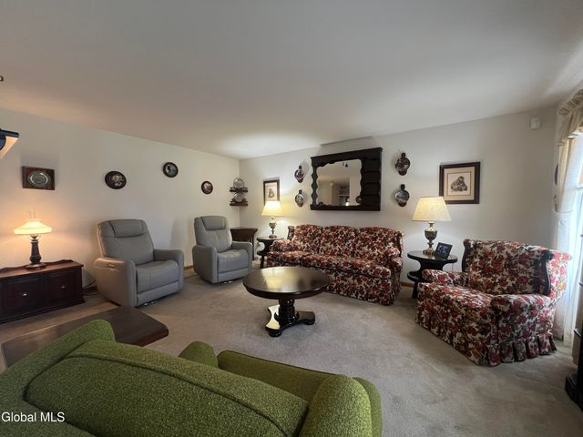 4111 Stonefield Way, Guilderland, NY 12306