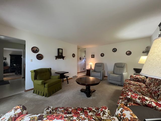 4111 Stonefield Way, Guilderland, NY 12306