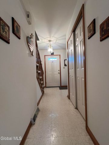 4111 Stonefield Way, Guilderland, NY 12306