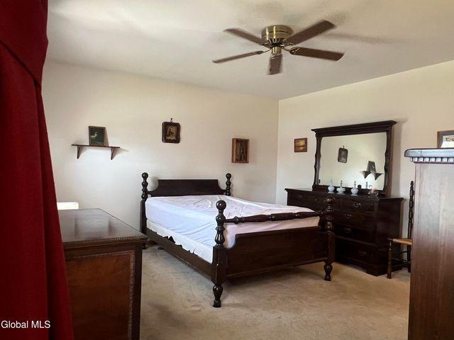 4111 Stonefield Way, Guilderland, NY 12306