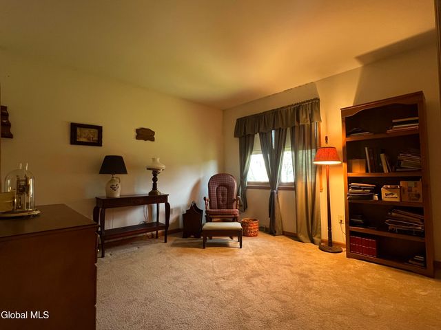 4111 Stonefield Way, Guilderland, NY 12306