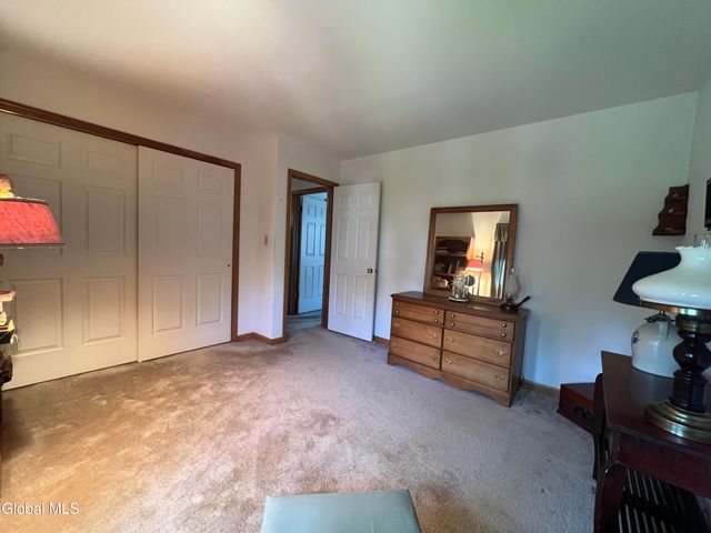 4111 Stonefield Way, Guilderland, NY 12306