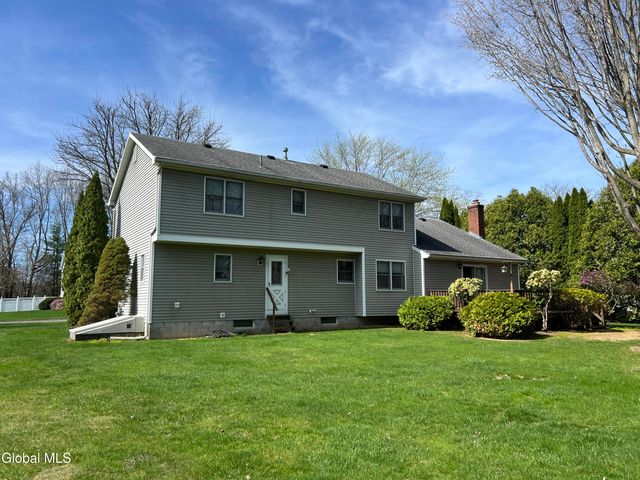 4111 Stonefield Way, Guilderland, NY 12306