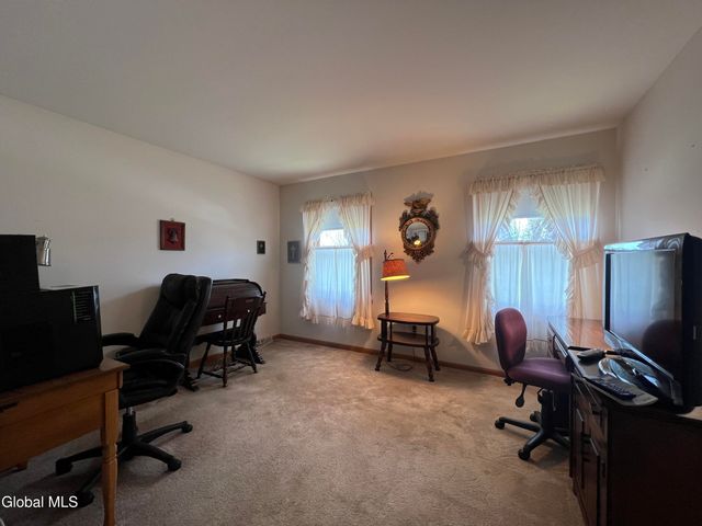 4111 Stonefield Way, Guilderland, NY 12306