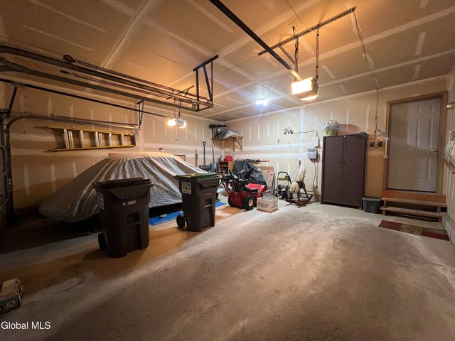4111 Stonefield Way, Guilderland, NY 12306