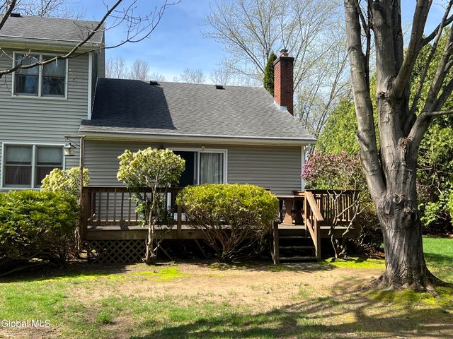 4111 Stonefield Way, Guilderland, NY 12306