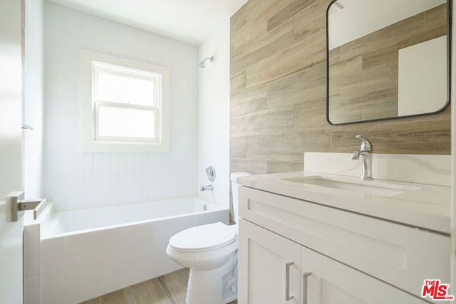 2896 W 14th Street, Los Angeles, CA 90006