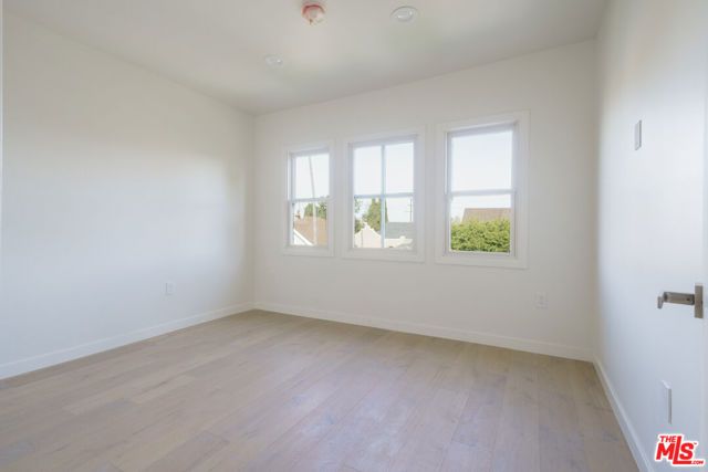 2896 W 14th Street, Los Angeles, CA 90006