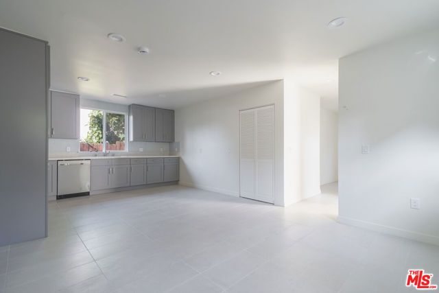 2896 W 14th Street, Los Angeles, CA 90006