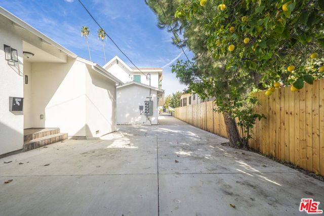 2896 W 14th Street, Los Angeles, CA 90006