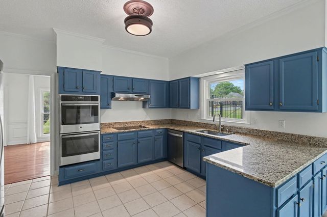 1399 POPLAR RIDGE DR, Memphis, TN 38120