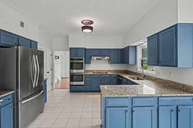 1399 POPLAR RIDGE DR, Memphis, TN 38120