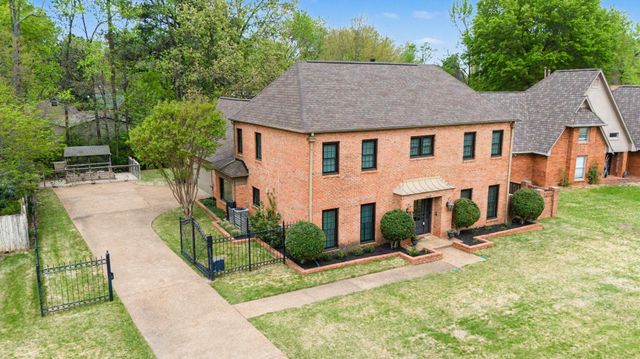 1399 POPLAR RIDGE DR, Memphis, TN 38120