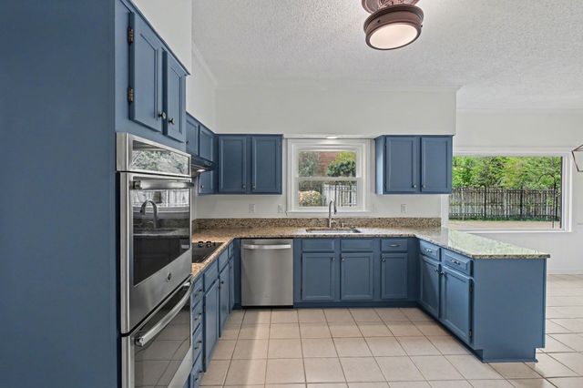 1399 POPLAR RIDGE DR, Memphis, TN 38120