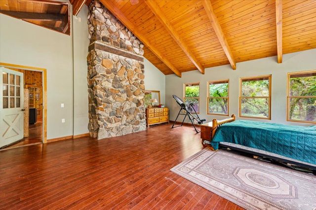 10677 Lazy Valley Rd, Penn Valley, CA 95946