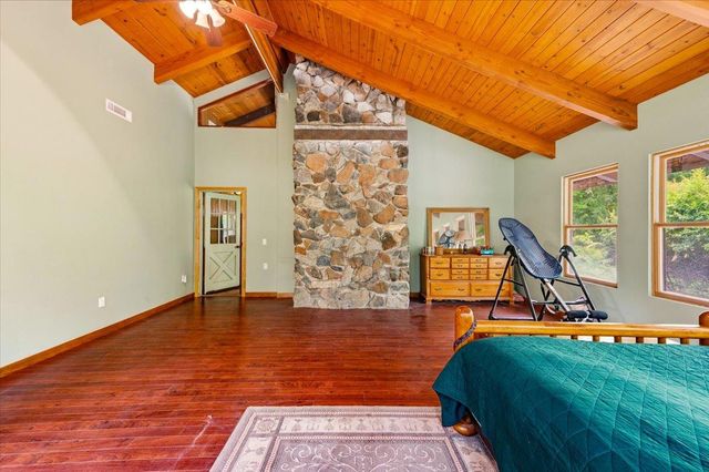 10677 Lazy Valley Rd, Penn Valley, CA 95946