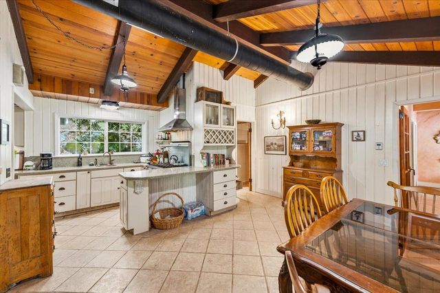 10677 Lazy Valley Rd, Penn Valley, CA 95946