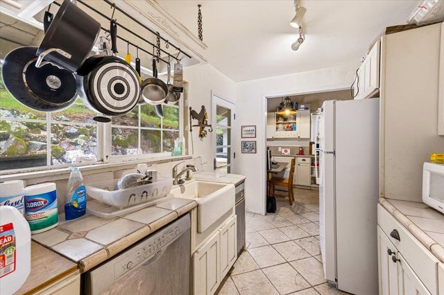 10677 Lazy Valley Rd, Penn Valley, CA 95946