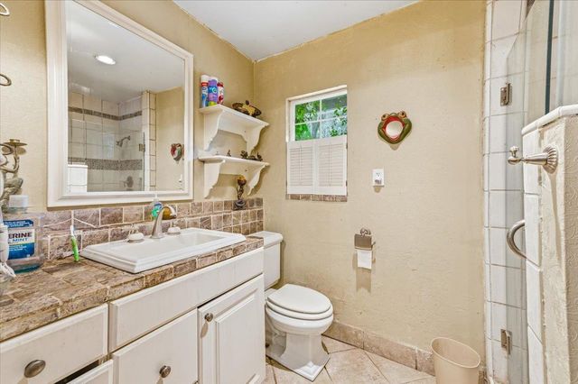 10677 Lazy Valley Rd, Penn Valley, CA 95946