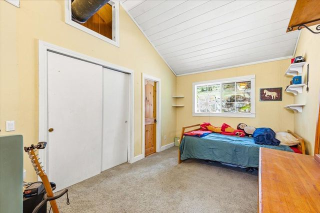10677 Lazy Valley Rd, Penn Valley, CA 95946