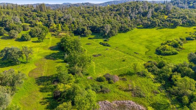 10677 Lazy Valley Rd, Penn Valley, CA 95946