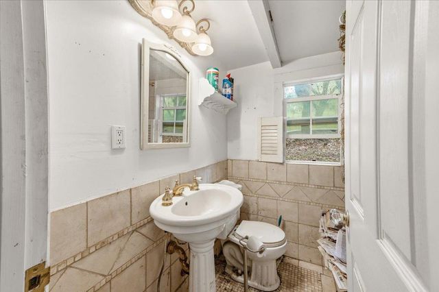 10677 Lazy Valley Rd, Penn Valley, CA 95946