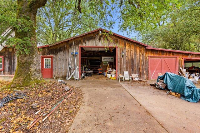 10677 Lazy Valley Rd, Penn Valley, CA 95946