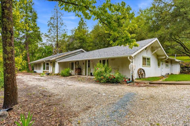 10677 Lazy Valley Rd, Penn Valley, CA 95946