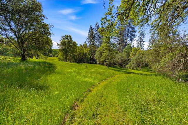 10677 Lazy Valley Rd, Penn Valley, CA 95946