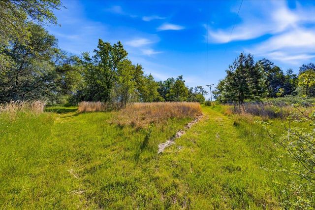 10677 Lazy Valley Rd, Penn Valley, CA 95946