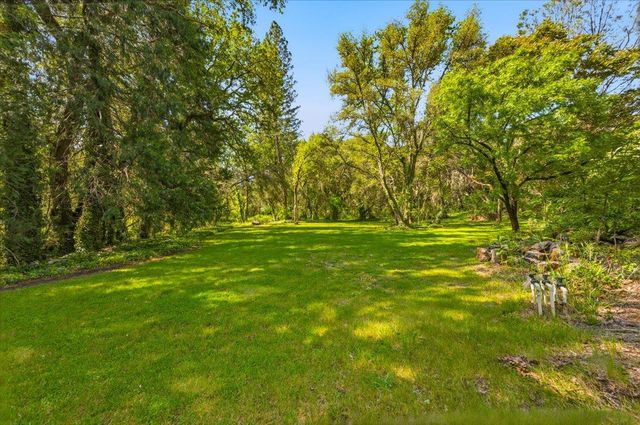 10677 Lazy Valley Rd, Penn Valley, CA 95946